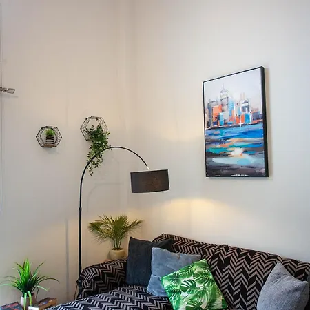 Unique Apartment *